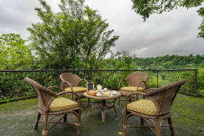 StayVista at Normandy House - Outdoor Sitting with Bathtub & Pool Table